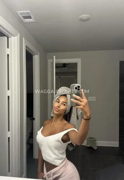 Wagga escorts Isabelle — 7