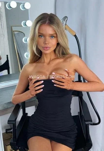 Wagga escorts Elin — 6