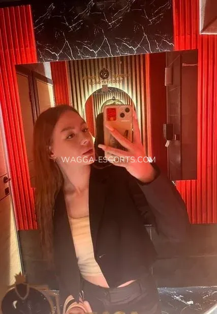 Wagga escorts Abril — 1