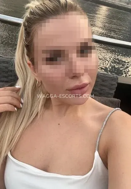 Wagga escorts Gracie — 3