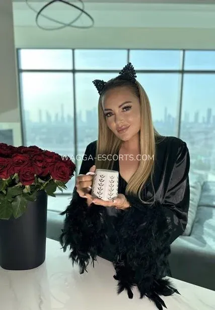 Wagga escorts Elise — 4
