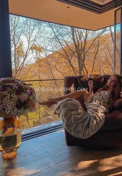 Wagga escorts Rebecca — 6