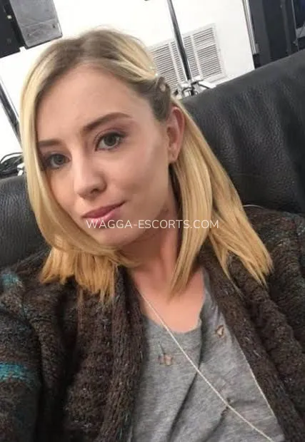 Wagga escorts carina