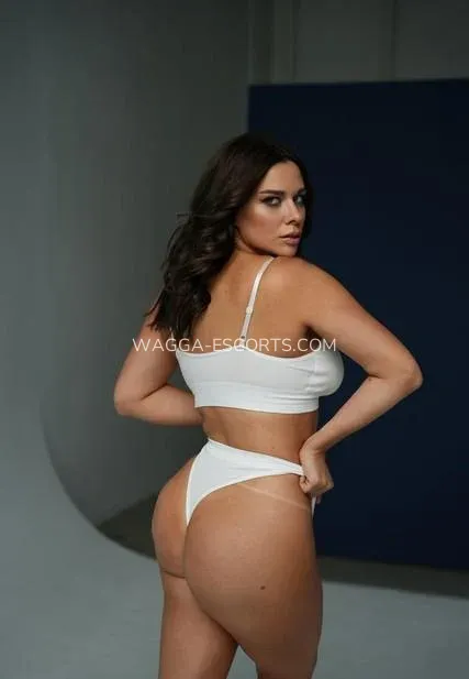 Wagga escorts Emilia — 1