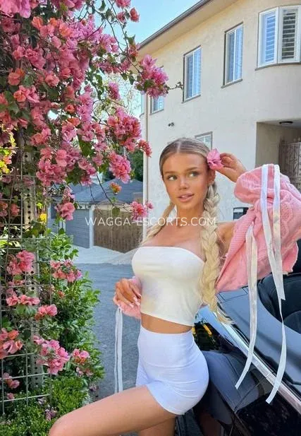 Wagga escorts Elin — 9