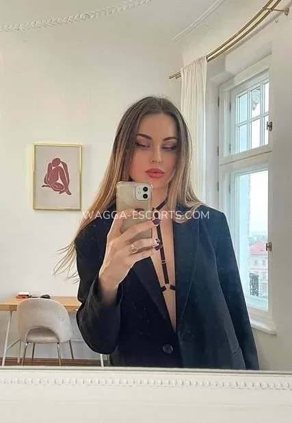 Wagga escorts Kira — 3