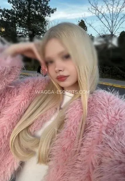 Wagga escorts Louise — 5