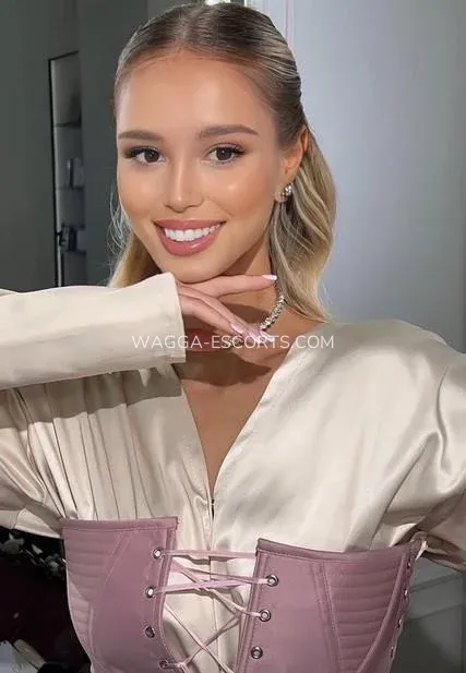 Wagga escorts Laura — 1