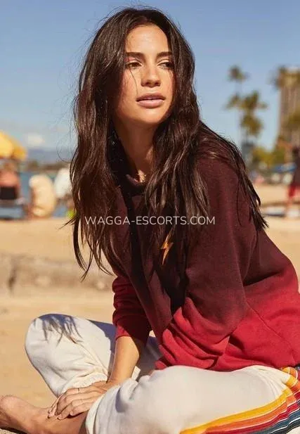 Wagga escorts Laura — 4