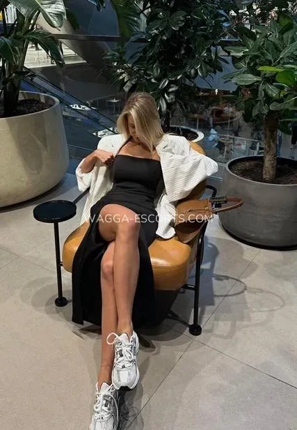 Wagga escorts Laura — 1