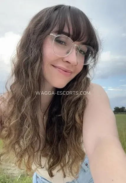 Wagga escorts Emilia — 5