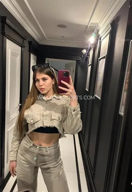 Wagga escorts Nieves — 3