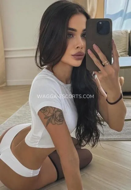 Wagga escorts Adrianna