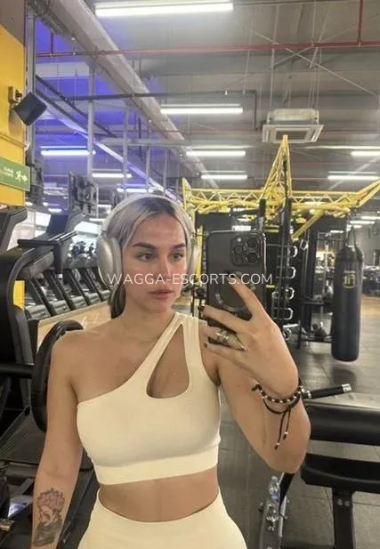 Wagga escorts Hannah — 7