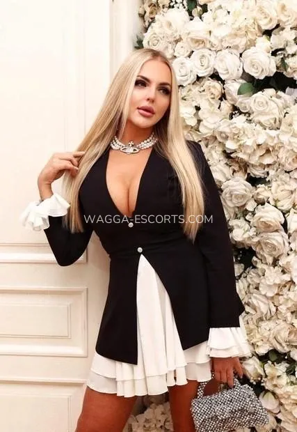 Wagga escorts Josefin