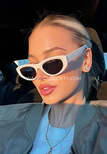 Wagga escorts Laura — 3