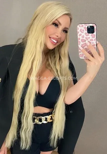 Wagga escorts Molly — 4