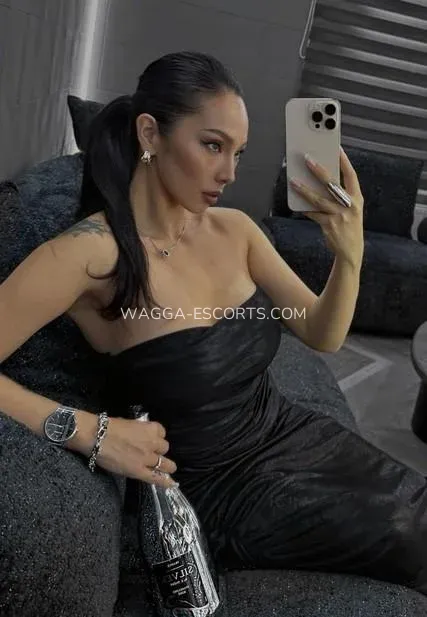 Wagga escorts Nieves — 4
