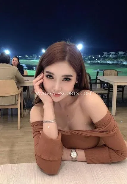 Wagga escorts Avery — 5